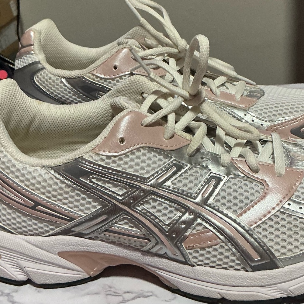 ASICS Women's White and Silver Athletic Shoes